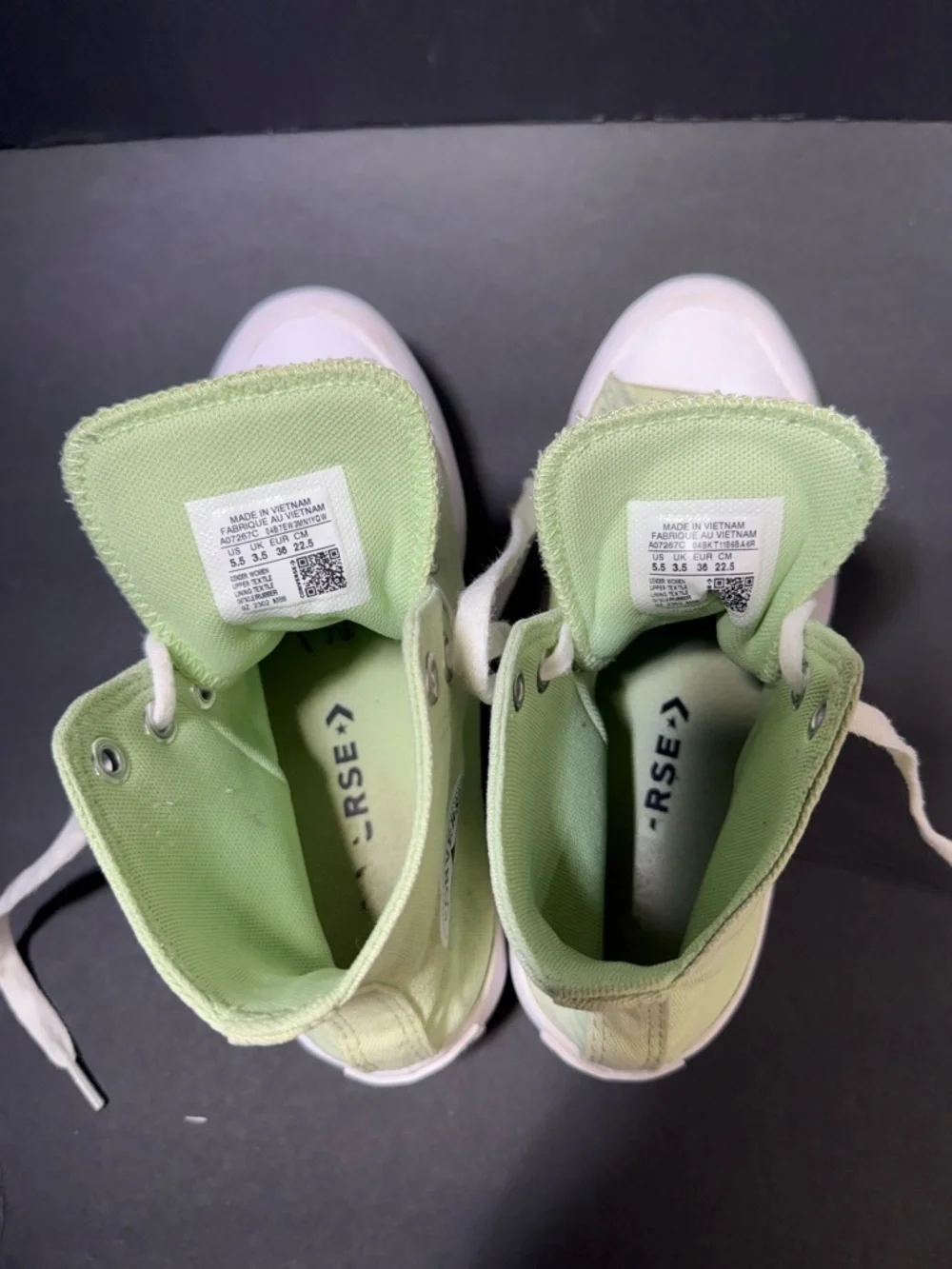 Converse Kids High Top chunky heel Sneakers in Pale Green and White sz 5.5